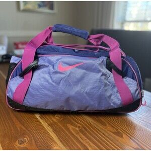 Nike Duffle Gym Bag Retro Vintage Colorful Purple Pink Adjustable Strap Zip